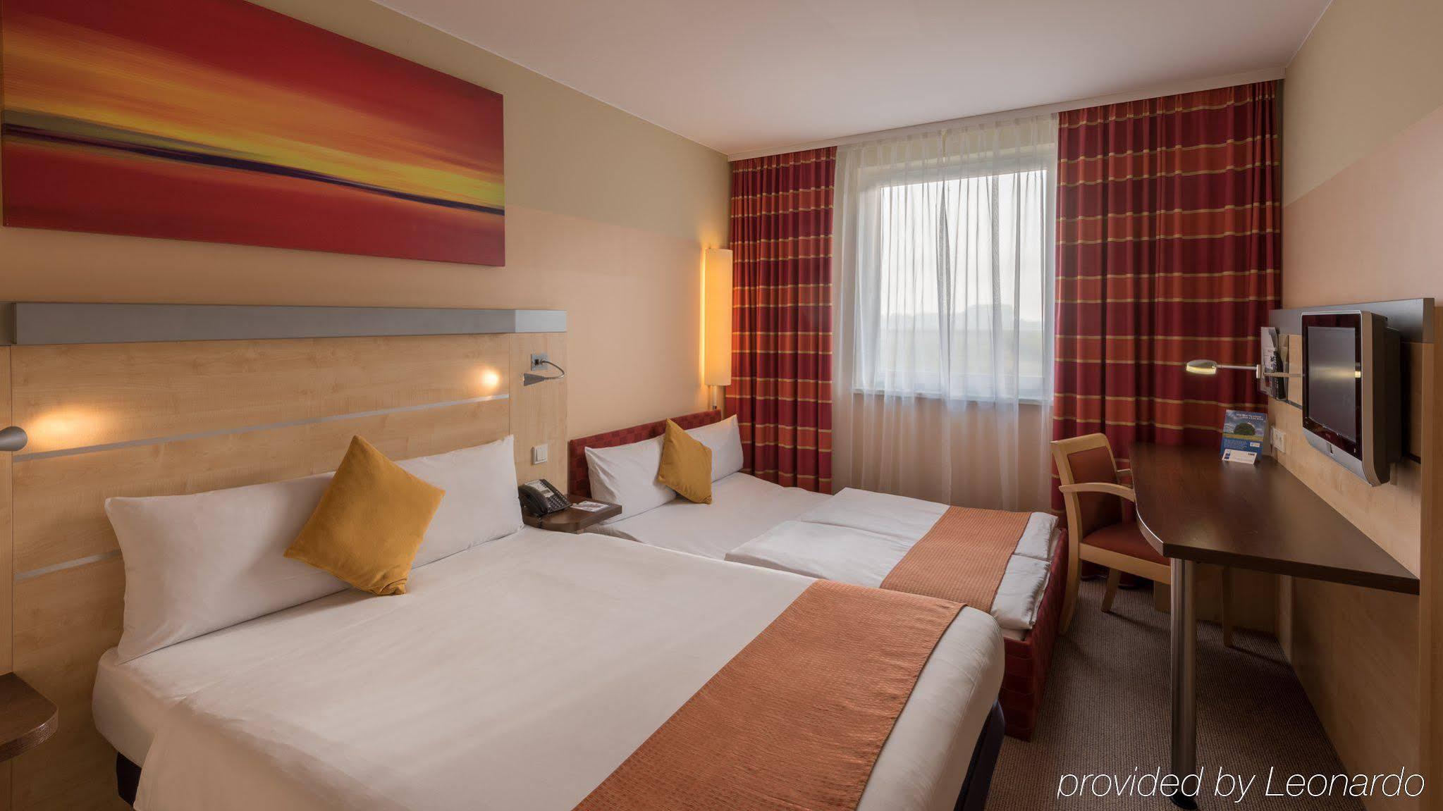 Holiday Inn Express Munich Airport โอเบอร์ดิง ภายนอก รูปภาพ