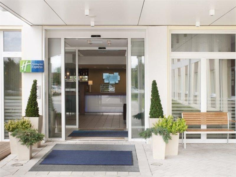 Holiday Inn Express Munich Airport โอเบอร์ดิง ภายนอก รูปภาพ