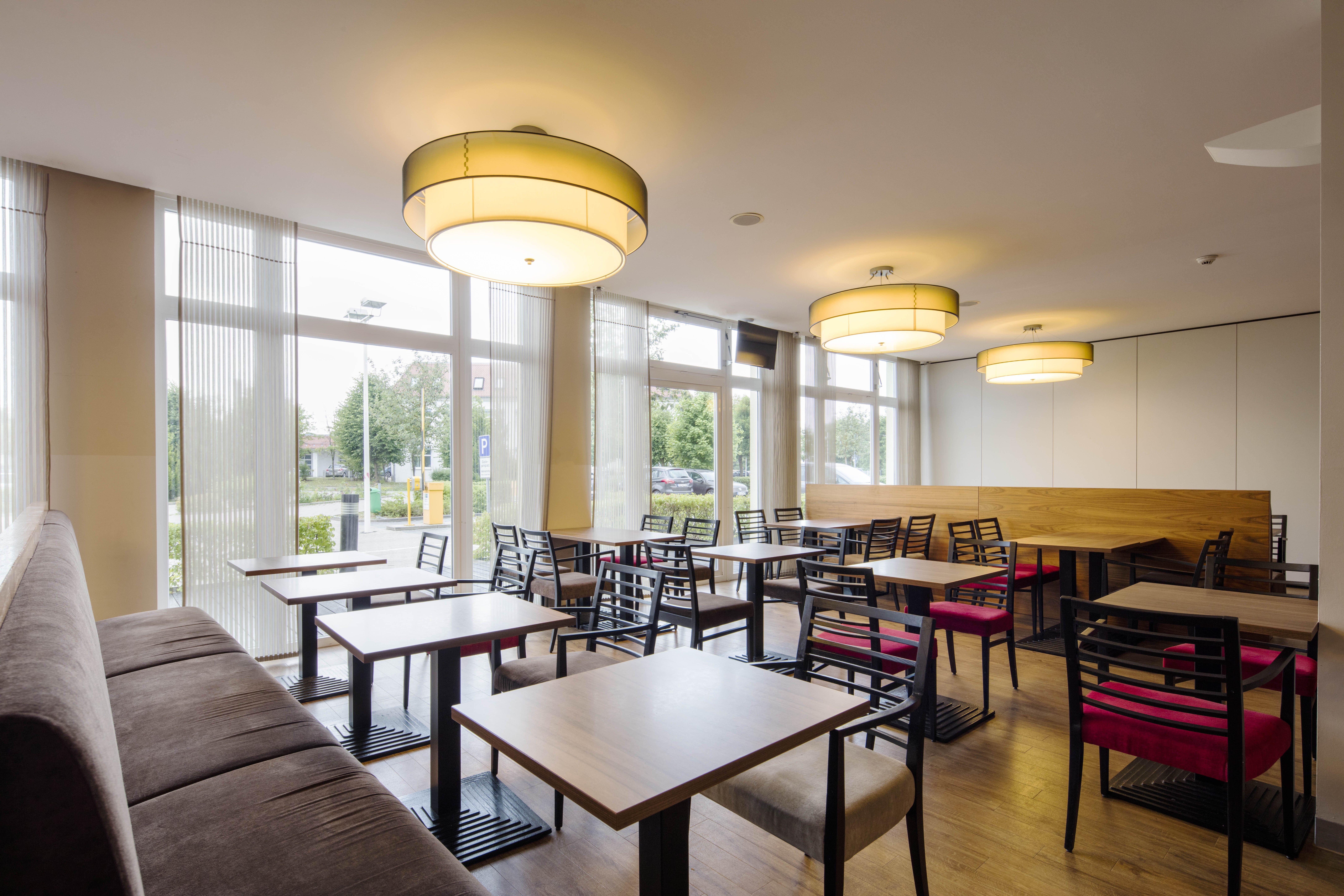 Holiday Inn Express Munich Airport โอเบอร์ดิง ภายนอก รูปภาพ